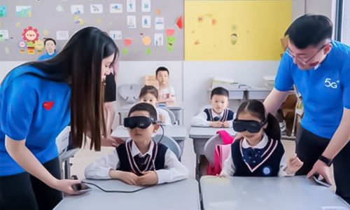 5G＋VR/AR进校园赋能党史学习教育，让党史“动”起来